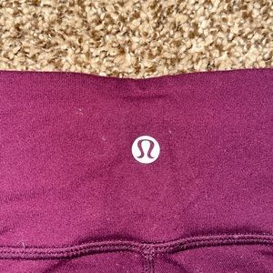 Lulu women’s maroon leggings, low rise full length